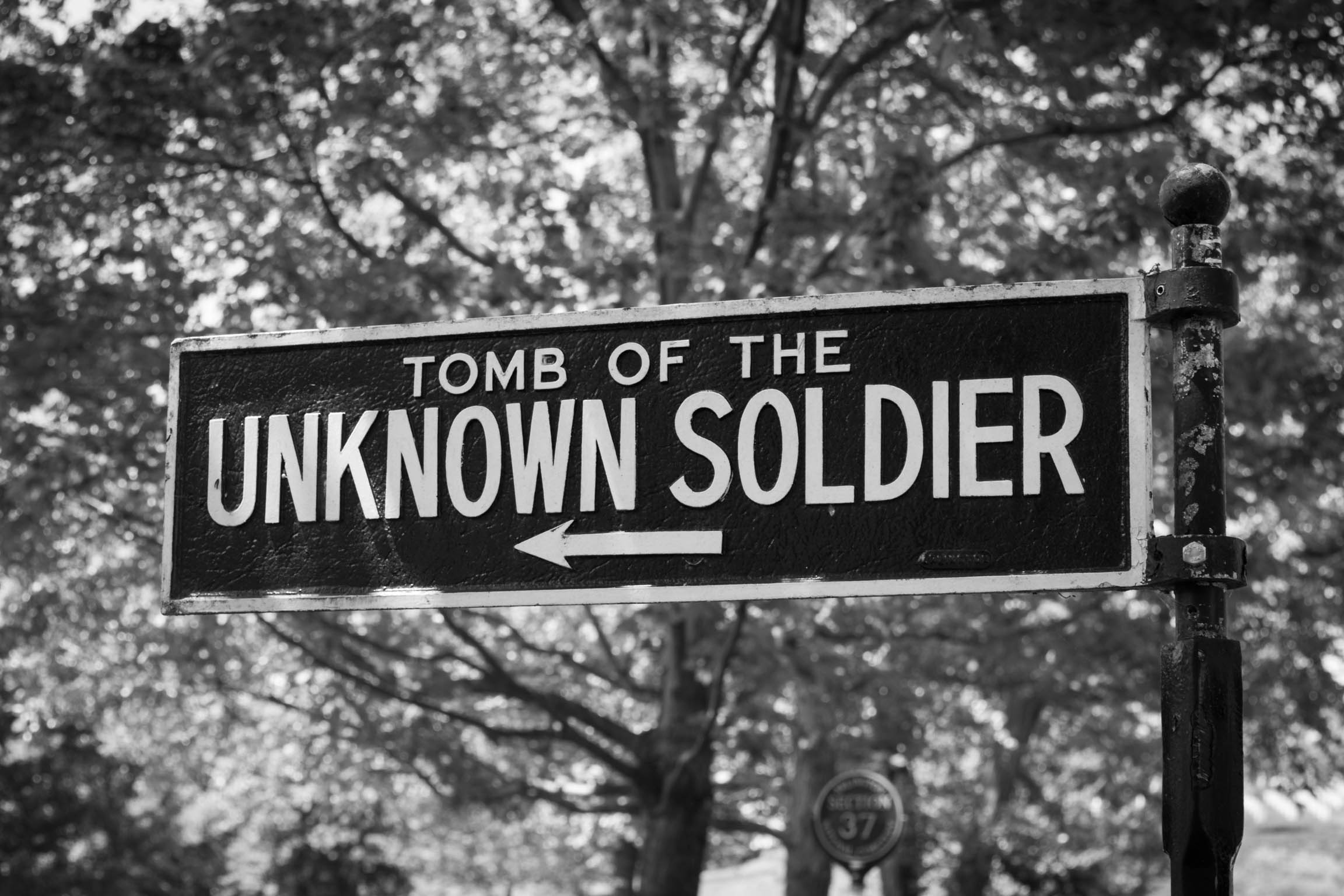 Vers la tombe du soldat inconnu